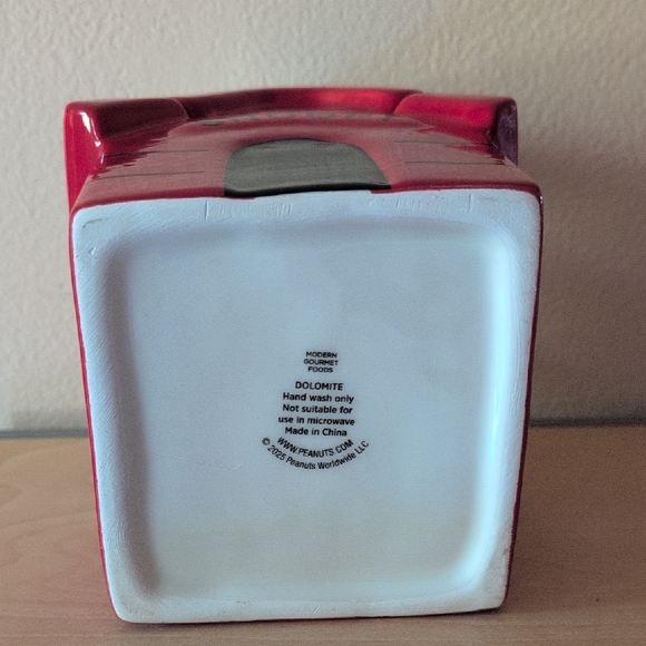 Peanuts Red Snoopy Doghouse Storage Container - Picture 6 of 7
